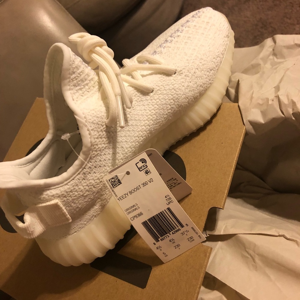 Triple Cream White 350 Yeezy Boost